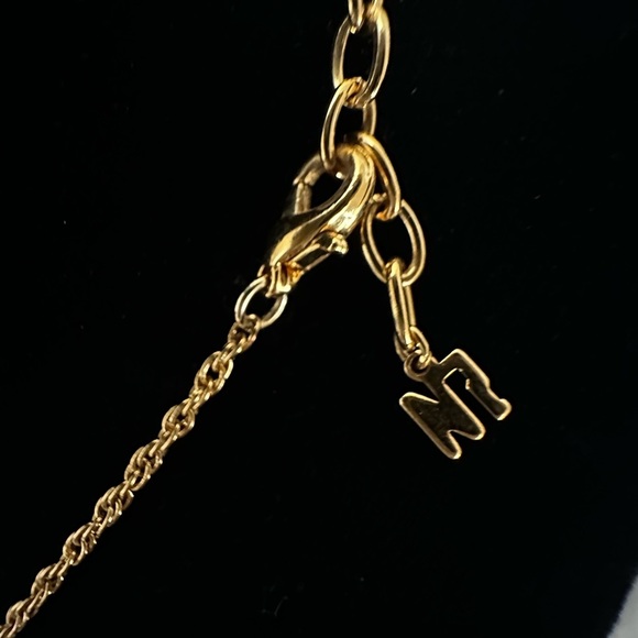 Nina Ricci Round Rhinestone Pendant Necklace - Picture 3 of 4